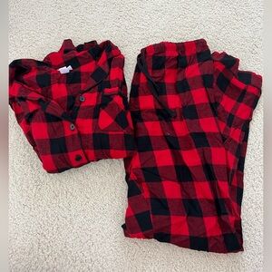 Wondershop Red and Black Checkered Women’s Pajama Set